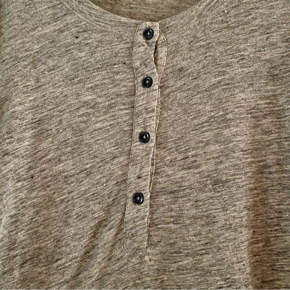 Aritzia Community Heathered Gray 100% Linen Henley Assymetrical Top Size MEDIUM - Picture 3 of 15
